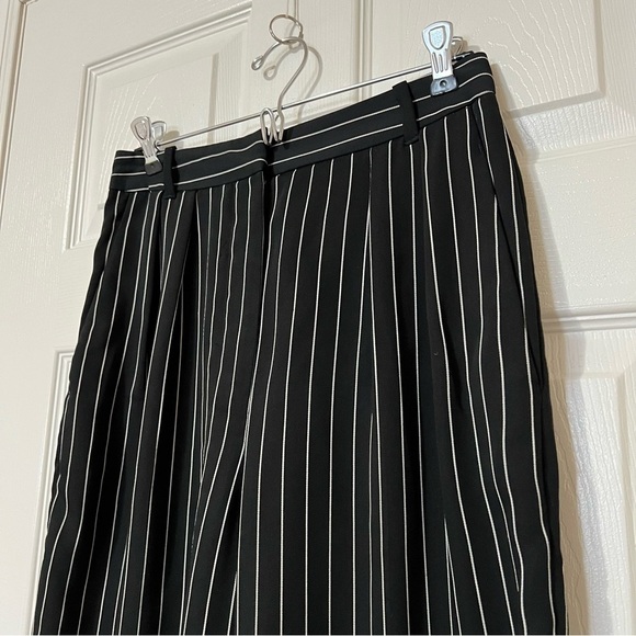 Aritzia Babaton Modesto Black White Pinstripe Straight Leg Trouser Pants - Sz 6 - Picture 5 of 16